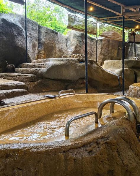 cleaning mud Vietnam|Mud Bath Nha Trang .